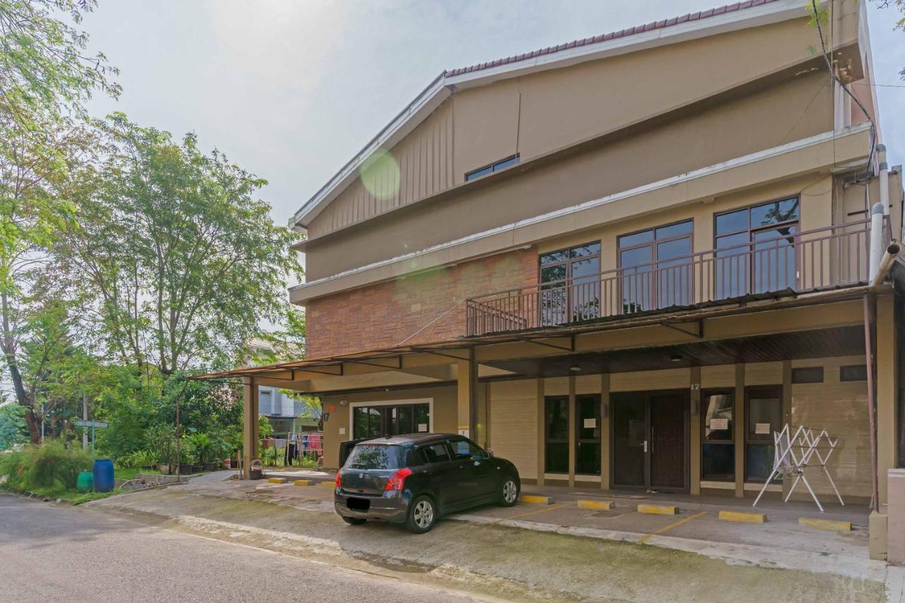 KoolKost Syariah At Taman Simprug Cikarang Hotel Bekasi Bagian luar foto